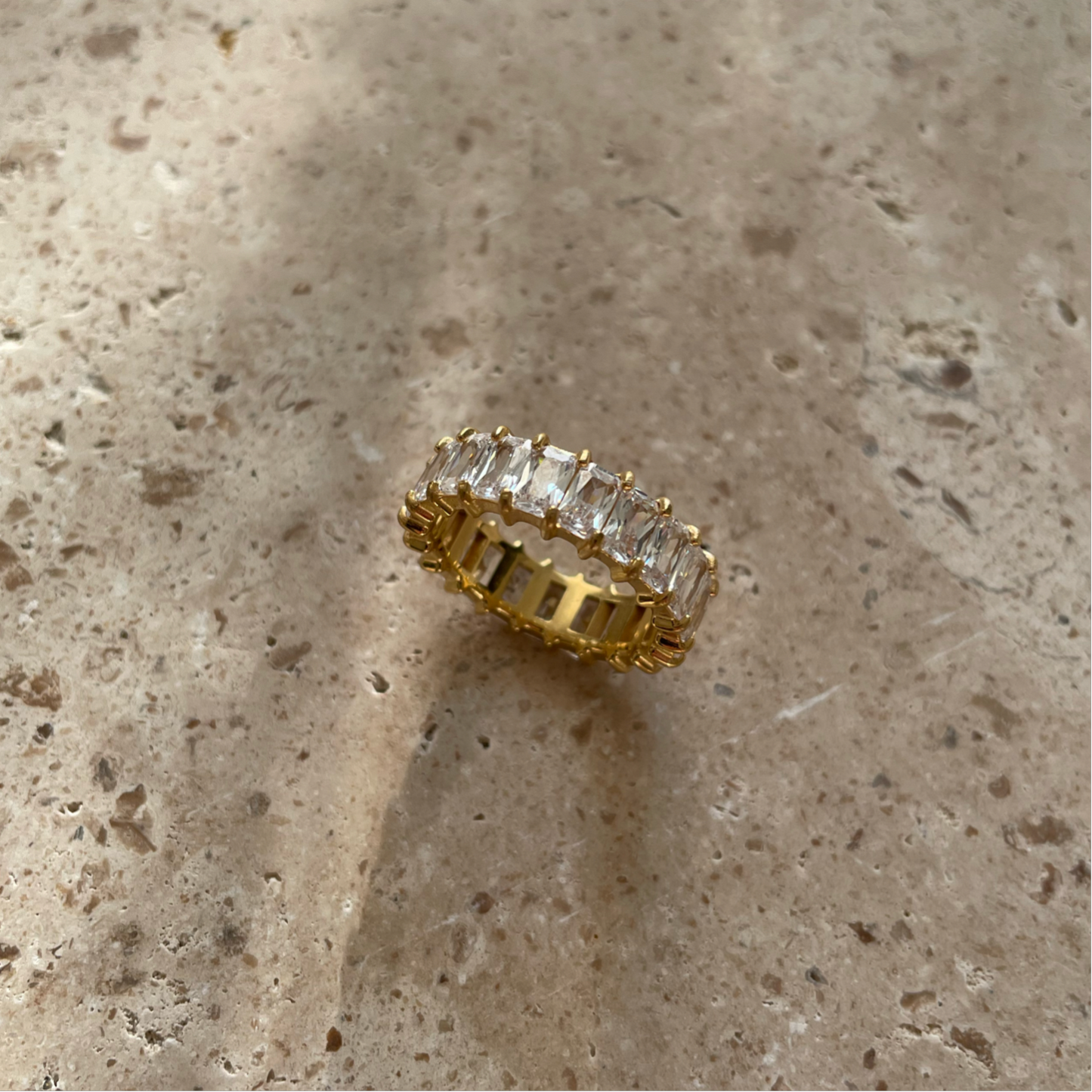 Anillo de cristal